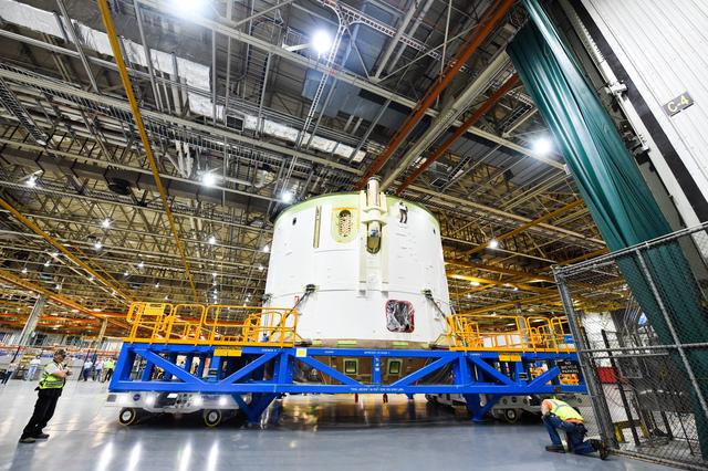 NASA image: Engine Section for NASA’s SLS Rocket Moved for Final